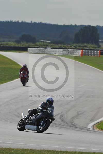 Motorcycle action photographs;Trackday digital images;event digital images;eventdigitalimages;no limits trackday;peter wileman photography;snetterton;snetterton circuit norfolk;snetterton photographs;trackday;trackday photos