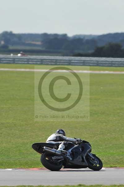 Motorcycle action photographs;Trackday digital images;event digital images;eventdigitalimages;no limits trackday;peter wileman photography;snetterton;snetterton circuit norfolk;snetterton photographs;trackday;trackday photos