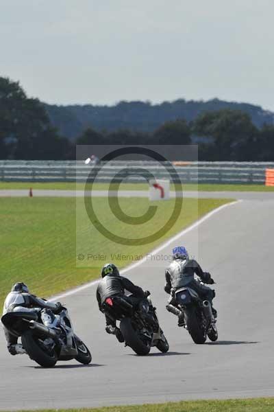 Motorcycle action photographs;Trackday digital images;event digital images;eventdigitalimages;no limits trackday;peter wileman photography;snetterton;snetterton circuit norfolk;snetterton photographs;trackday;trackday photos