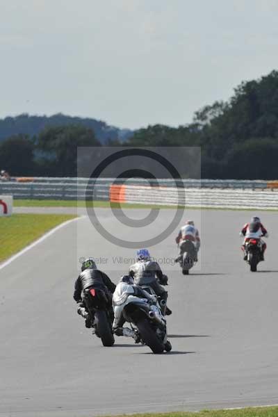 Motorcycle action photographs;Trackday digital images;event digital images;eventdigitalimages;no limits trackday;peter wileman photography;snetterton;snetterton circuit norfolk;snetterton photographs;trackday;trackday photos