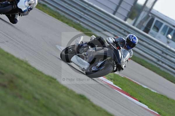 Motorcycle action photographs;Trackday digital images;event digital images;eventdigitalimages;no limits trackday;peter wileman photography;snetterton;snetterton circuit norfolk;snetterton photographs;trackday;trackday photos