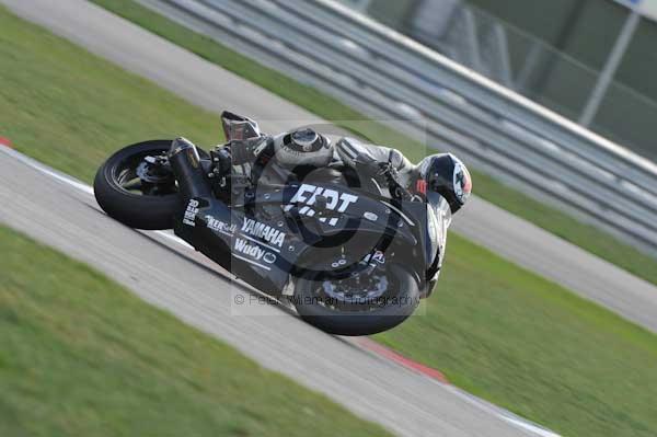 Motorcycle action photographs;Trackday digital images;event digital images;eventdigitalimages;no limits trackday;peter wileman photography;snetterton;snetterton circuit norfolk;snetterton photographs;trackday;trackday photos