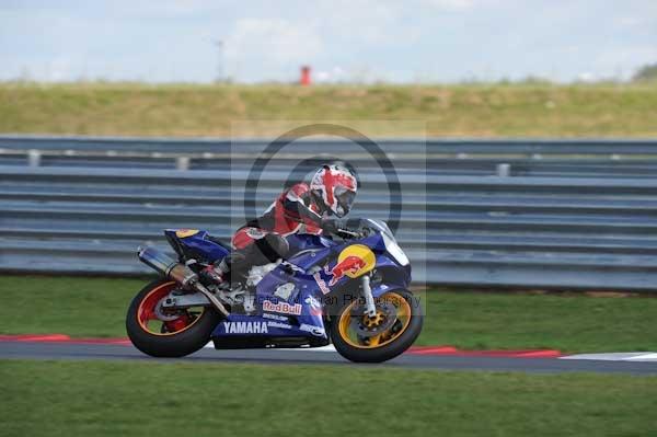 Motorcycle action photographs;Trackday digital images;event digital images;eventdigitalimages;no limits trackday;peter wileman photography;snetterton;snetterton circuit norfolk;snetterton photographs;trackday;trackday photos