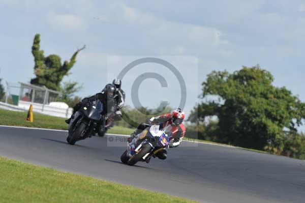 Motorcycle action photographs;Trackday digital images;event digital images;eventdigitalimages;no limits trackday;peter wileman photography;snetterton;snetterton circuit norfolk;snetterton photographs;trackday;trackday photos
