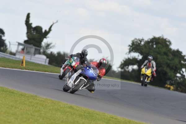 Motorcycle action photographs;Trackday digital images;event digital images;eventdigitalimages;no limits trackday;peter wileman photography;snetterton;snetterton circuit norfolk;snetterton photographs;trackday;trackday photos