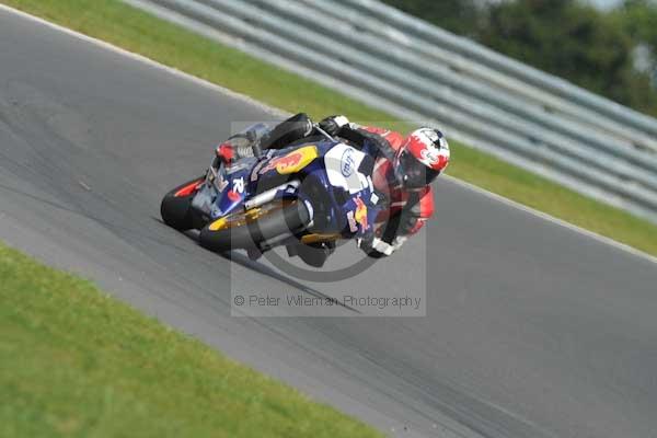 Motorcycle action photographs;Trackday digital images;event digital images;eventdigitalimages;no limits trackday;peter wileman photography;snetterton;snetterton circuit norfolk;snetterton photographs;trackday;trackday photos