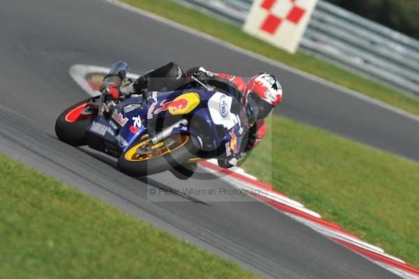 Motorcycle action photographs;Trackday digital images;event digital images;eventdigitalimages;no limits trackday;peter wileman photography;snetterton;snetterton circuit norfolk;snetterton photographs;trackday;trackday photos
