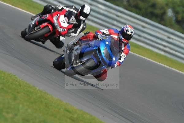 Motorcycle action photographs;Trackday digital images;event digital images;eventdigitalimages;no limits trackday;peter wileman photography;snetterton;snetterton circuit norfolk;snetterton photographs;trackday;trackday photos