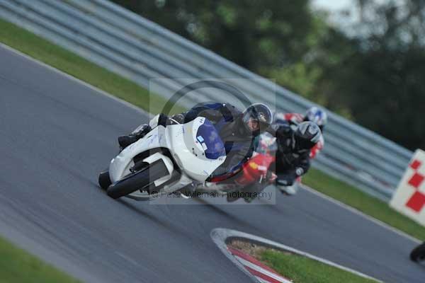Motorcycle action photographs;Trackday digital images;event digital images;eventdigitalimages;no limits trackday;peter wileman photography;snetterton;snetterton circuit norfolk;snetterton photographs;trackday;trackday photos