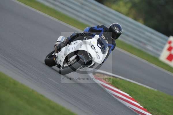 Motorcycle action photographs;Trackday digital images;event digital images;eventdigitalimages;no limits trackday;peter wileman photography;snetterton;snetterton circuit norfolk;snetterton photographs;trackday;trackday photos