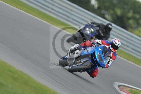 Motorcycle action photographs;Trackday digital images;event digital images;eventdigitalimages;no limits trackday;peter wileman photography;snetterton;snetterton circuit norfolk;snetterton photographs;trackday;trackday photos