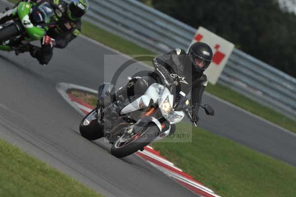 Motorcycle action photographs;Trackday digital images;event digital images;eventdigitalimages;no limits trackday;peter wileman photography;snetterton;snetterton circuit norfolk;snetterton photographs;trackday;trackday photos