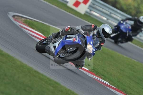 Motorcycle action photographs;Trackday digital images;event digital images;eventdigitalimages;no limits trackday;peter wileman photography;snetterton;snetterton circuit norfolk;snetterton photographs;trackday;trackday photos