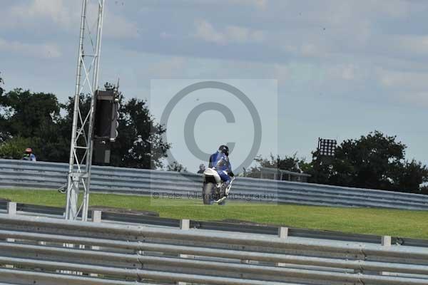 Motorcycle action photographs;Trackday digital images;event digital images;eventdigitalimages;no limits trackday;peter wileman photography;snetterton;snetterton circuit norfolk;snetterton photographs;trackday;trackday photos