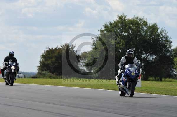Motorcycle action photographs;Trackday digital images;event digital images;eventdigitalimages;no limits trackday;peter wileman photography;snetterton;snetterton circuit norfolk;snetterton photographs;trackday;trackday photos