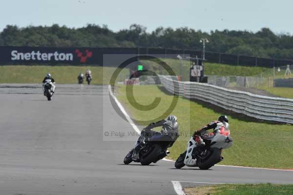 Motorcycle action photographs;Trackday digital images;event digital images;eventdigitalimages;no limits trackday;peter wileman photography;snetterton;snetterton circuit norfolk;snetterton photographs;trackday;trackday photos