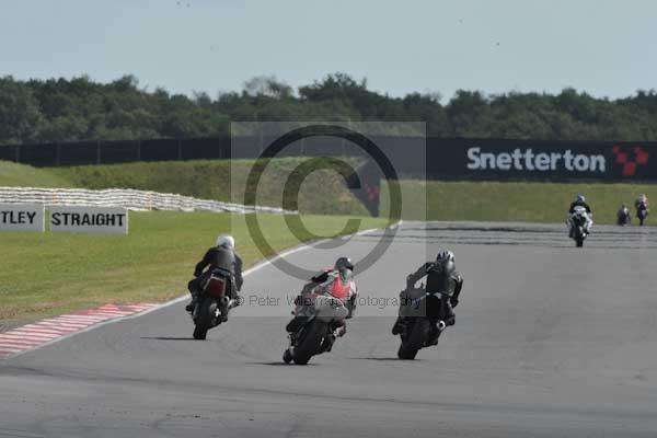 Motorcycle action photographs;Trackday digital images;event digital images;eventdigitalimages;no limits trackday;peter wileman photography;snetterton;snetterton circuit norfolk;snetterton photographs;trackday;trackday photos