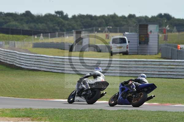 Motorcycle action photographs;Trackday digital images;event digital images;eventdigitalimages;no limits trackday;peter wileman photography;snetterton;snetterton circuit norfolk;snetterton photographs;trackday;trackday photos