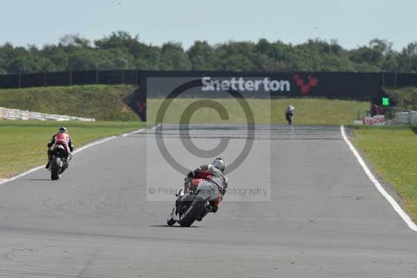 Motorcycle action photographs;Trackday digital images;event digital images;eventdigitalimages;no limits trackday;peter wileman photography;snetterton;snetterton circuit norfolk;snetterton photographs;trackday;trackday photos