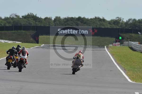 Motorcycle action photographs;Trackday digital images;event digital images;eventdigitalimages;no limits trackday;peter wileman photography;snetterton;snetterton circuit norfolk;snetterton photographs;trackday;trackday photos