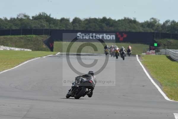 Motorcycle action photographs;Trackday digital images;event digital images;eventdigitalimages;no limits trackday;peter wileman photography;snetterton;snetterton circuit norfolk;snetterton photographs;trackday;trackday photos