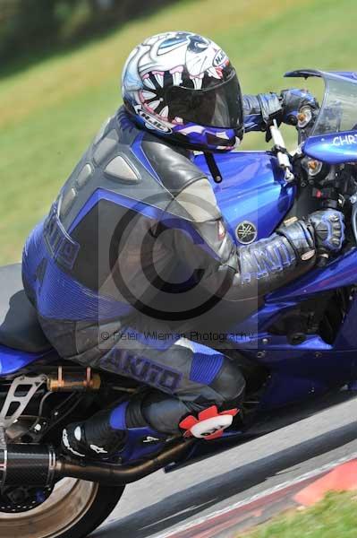 Motorcycle action photographs;Trackday digital images;event digital images;eventdigitalimages;no limits trackday;peter wileman photography;snetterton;snetterton circuit norfolk;snetterton photographs;trackday;trackday photos