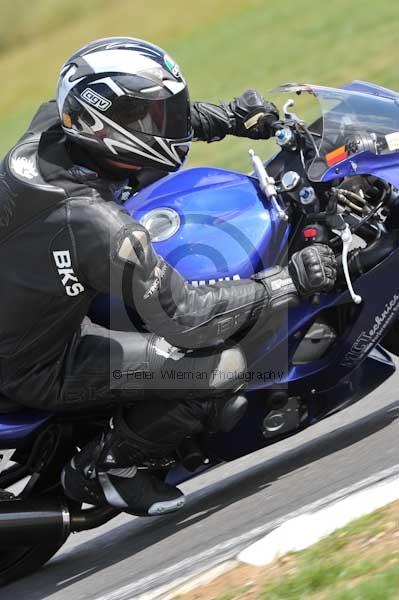 Motorcycle action photographs;Trackday digital images;event digital images;eventdigitalimages;no limits trackday;peter wileman photography;snetterton;snetterton circuit norfolk;snetterton photographs;trackday;trackday photos