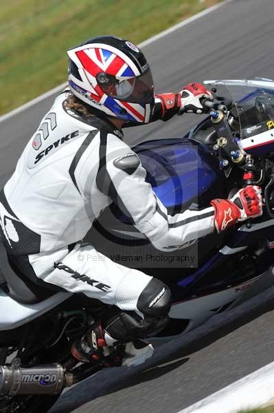 Motorcycle action photographs;Trackday digital images;event digital images;eventdigitalimages;no limits trackday;peter wileman photography;snetterton;snetterton circuit norfolk;snetterton photographs;trackday;trackday photos