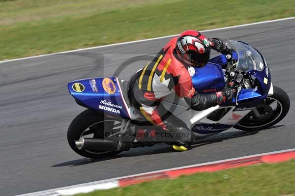 Motorcycle action photographs;Trackday digital images;event digital images;eventdigitalimages;no limits trackday;peter wileman photography;snetterton;snetterton circuit norfolk;snetterton photographs;trackday;trackday photos