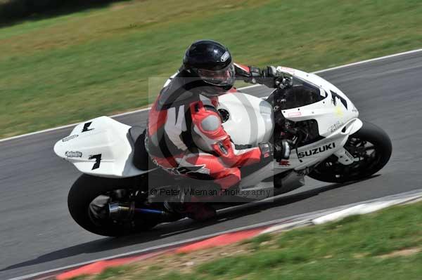 Motorcycle action photographs;Trackday digital images;event digital images;eventdigitalimages;no limits trackday;peter wileman photography;snetterton;snetterton circuit norfolk;snetterton photographs;trackday;trackday photos