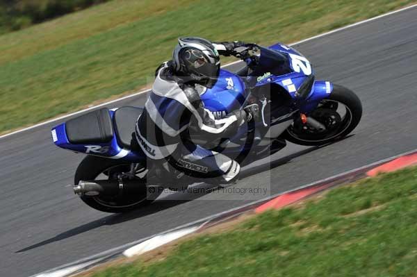 Motorcycle action photographs;Trackday digital images;event digital images;eventdigitalimages;no limits trackday;peter wileman photography;snetterton;snetterton circuit norfolk;snetterton photographs;trackday;trackday photos