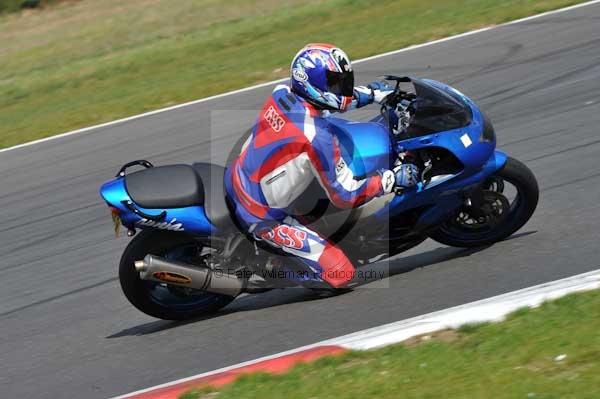 Motorcycle action photographs;Trackday digital images;event digital images;eventdigitalimages;no limits trackday;peter wileman photography;snetterton;snetterton circuit norfolk;snetterton photographs;trackday;trackday photos