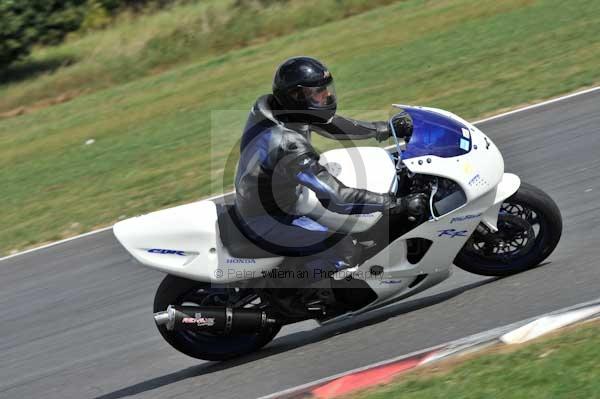 Motorcycle action photographs;Trackday digital images;event digital images;eventdigitalimages;no limits trackday;peter wileman photography;snetterton;snetterton circuit norfolk;snetterton photographs;trackday;trackday photos