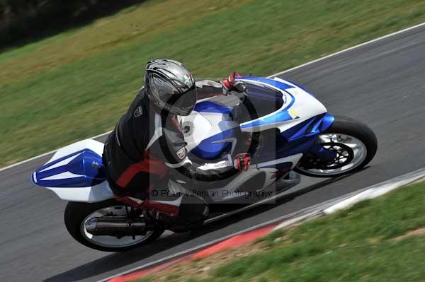 Motorcycle action photographs;Trackday digital images;event digital images;eventdigitalimages;no limits trackday;peter wileman photography;snetterton;snetterton circuit norfolk;snetterton photographs;trackday;trackday photos