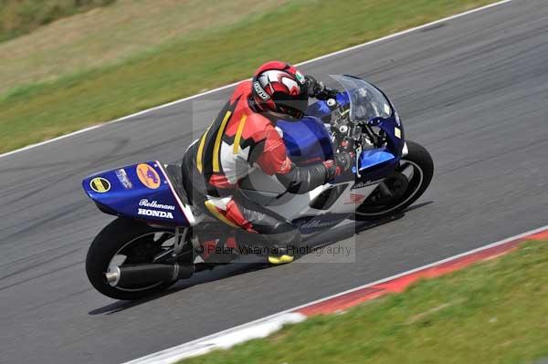 Motorcycle action photographs;Trackday digital images;event digital images;eventdigitalimages;no limits trackday;peter wileman photography;snetterton;snetterton circuit norfolk;snetterton photographs;trackday;trackday photos
