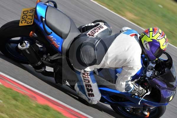 Motorcycle action photographs;Trackday digital images;event digital images;eventdigitalimages;no limits trackday;peter wileman photography;snetterton;snetterton circuit norfolk;snetterton photographs;trackday;trackday photos