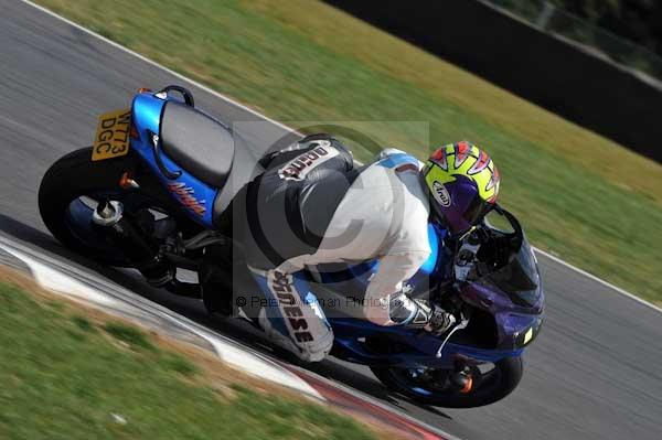 Motorcycle action photographs;Trackday digital images;event digital images;eventdigitalimages;no limits trackday;peter wileman photography;snetterton;snetterton circuit norfolk;snetterton photographs;trackday;trackday photos