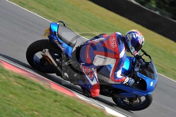 Motorcycle action photographs;Trackday digital images;event digital images;eventdigitalimages;no limits trackday;peter wileman photography;snetterton;snetterton circuit norfolk;snetterton photographs;trackday;trackday photos