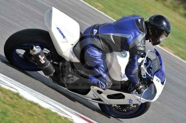 Motorcycle action photographs;Trackday digital images;event digital images;eventdigitalimages;no limits trackday;peter wileman photography;snetterton;snetterton circuit norfolk;snetterton photographs;trackday;trackday photos