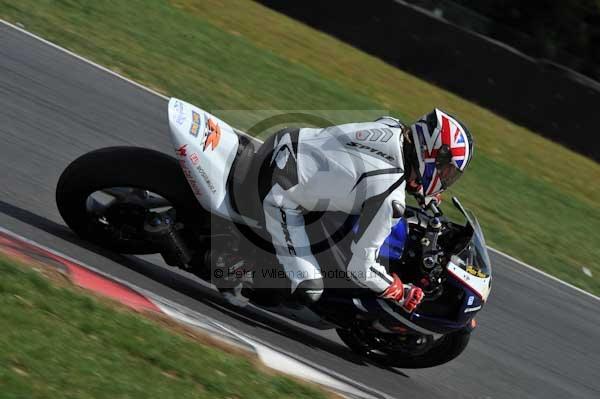 Motorcycle action photographs;Trackday digital images;event digital images;eventdigitalimages;no limits trackday;peter wileman photography;snetterton;snetterton circuit norfolk;snetterton photographs;trackday;trackday photos