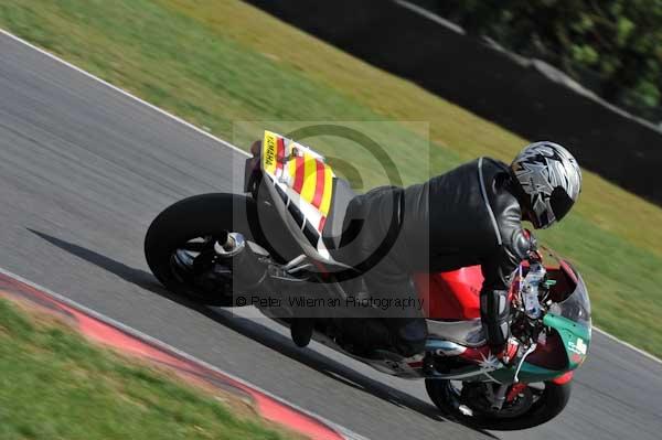 Motorcycle action photographs;Trackday digital images;event digital images;eventdigitalimages;no limits trackday;peter wileman photography;snetterton;snetterton circuit norfolk;snetterton photographs;trackday;trackday photos