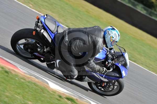Motorcycle action photographs;Trackday digital images;event digital images;eventdigitalimages;no limits trackday;peter wileman photography;snetterton;snetterton circuit norfolk;snetterton photographs;trackday;trackday photos