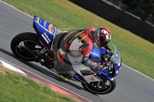 Motorcycle action photographs;Trackday digital images;event digital images;eventdigitalimages;no limits trackday;peter wileman photography;snetterton;snetterton circuit norfolk;snetterton photographs;trackday;trackday photos