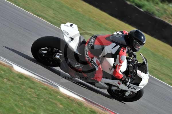 Motorcycle action photographs;Trackday digital images;event digital images;eventdigitalimages;no limits trackday;peter wileman photography;snetterton;snetterton circuit norfolk;snetterton photographs;trackday;trackday photos