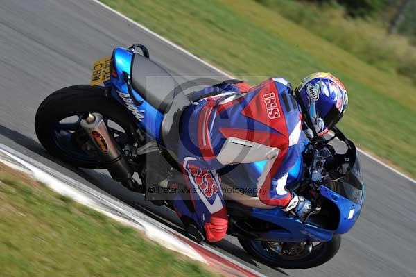 Motorcycle action photographs;Trackday digital images;event digital images;eventdigitalimages;no limits trackday;peter wileman photography;snetterton;snetterton circuit norfolk;snetterton photographs;trackday;trackday photos