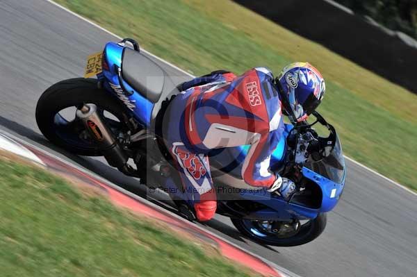 Motorcycle action photographs;Trackday digital images;event digital images;eventdigitalimages;no limits trackday;peter wileman photography;snetterton;snetterton circuit norfolk;snetterton photographs;trackday;trackday photos