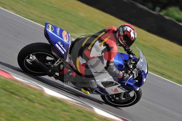 Motorcycle action photographs;Trackday digital images;event digital images;eventdigitalimages;no limits trackday;peter wileman photography;snetterton;snetterton circuit norfolk;snetterton photographs;trackday;trackday photos