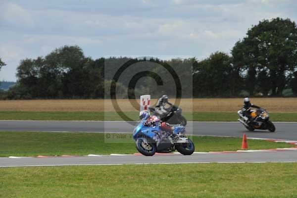 Motorcycle action photographs;Trackday digital images;event digital images;eventdigitalimages;no limits trackday;peter wileman photography;snetterton;snetterton circuit norfolk;snetterton photographs;trackday;trackday photos