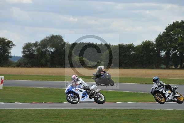 Motorcycle action photographs;Trackday digital images;event digital images;eventdigitalimages;no limits trackday;peter wileman photography;snetterton;snetterton circuit norfolk;snetterton photographs;trackday;trackday photos