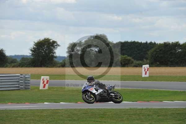 Motorcycle action photographs;Trackday digital images;event digital images;eventdigitalimages;no limits trackday;peter wileman photography;snetterton;snetterton circuit norfolk;snetterton photographs;trackday;trackday photos